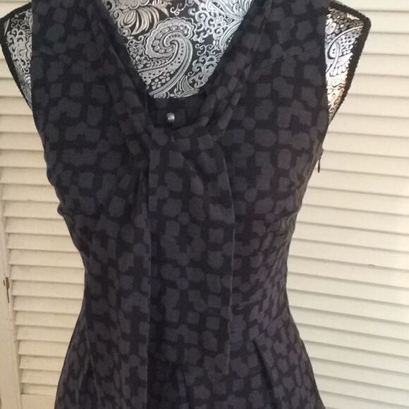 NWOT Trina Turk Tie Slight Flair Dress. Size 2 - Picture 1 of 16